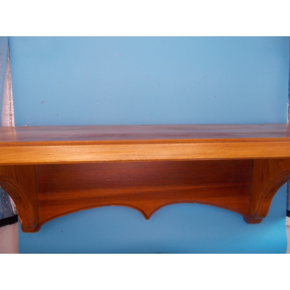 Vintage Solid Wood Wall Shelf Scalloped Edge Floating Display Honey Brown 17in